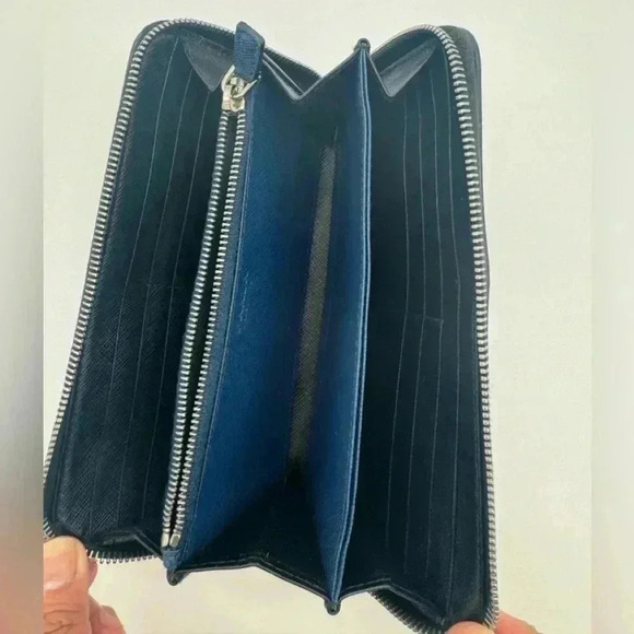 PRADA Uomo Zippy Wallet ( Unisex) - Picture 3 of 7